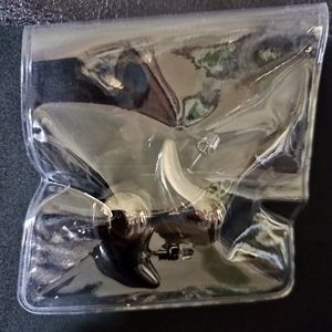 Black teardrop earrings